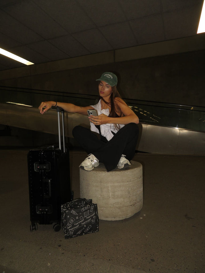 ICONIC ALUMINIUM - BLACK TRAVEL SET